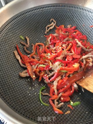 Stir-fried Shredded Pork with Hemp Pepper recipe