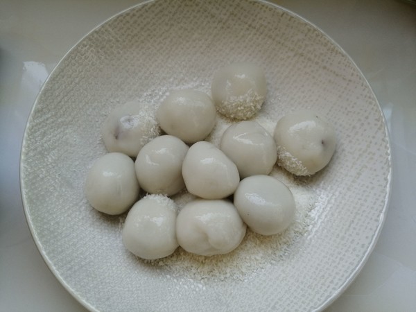 Dry Coconut Blueberry Glutinous Rice Balls recipe