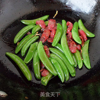 Stir-fried Sweet Beans with Sausage recipe