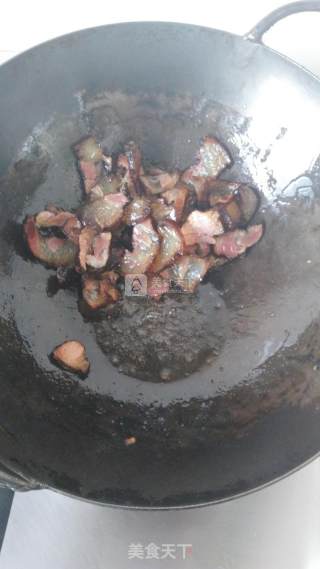 Stir-fried Bacon with Garlic Stalks recipe