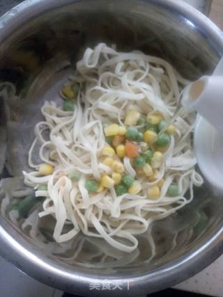 Steamed Noodles with Mixed Vegetables recipe