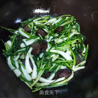 Stir-fried Hot Sausage with Spicy Sausage recipe