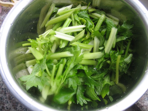 Peanuts Mixed with Celery recipe