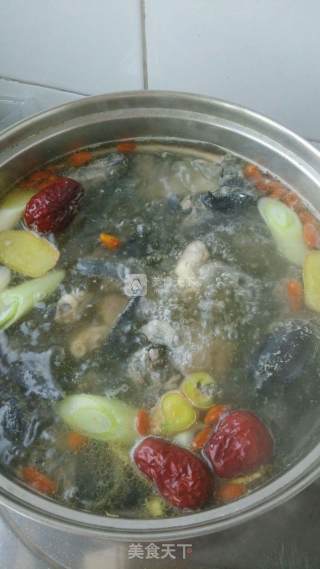 Chinese Yam and Wolfberry Black-bone Chicken Soup recipe
