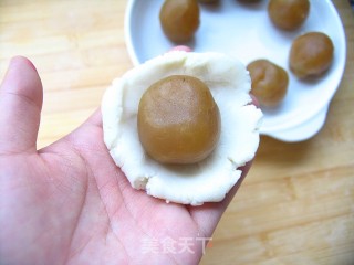 I Wish You All A Happy Mid-autumn Festival-corn and Horseshoe Snowy Mooncakes recipe