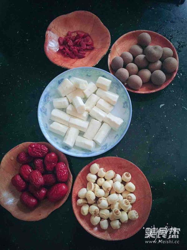 Chinese Yam, Longan, Red Date, Lotus Seed, Wolfberry Soup recipe