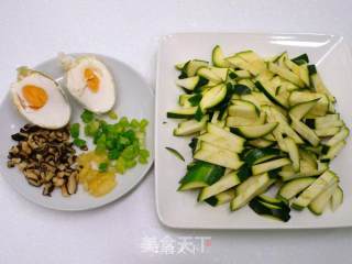 Creamy Cucumber and Salted Eggs☆ Fried Vegetables with Salted Eggs 2 recipe