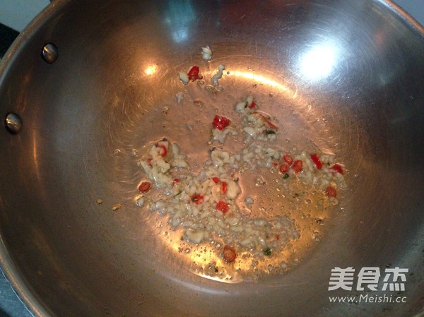 Stir-fried Shi Mo with Purple Whisker recipe