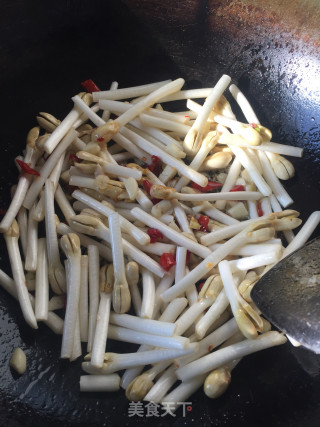 Vegetarian Fried Peanut Sprouts recipe