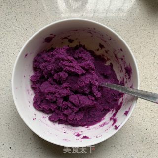 Purple Potato Cake with Dumpling Skin recipe