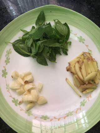 Stir-fried Sea Melon Seeds with Nine Layers recipe