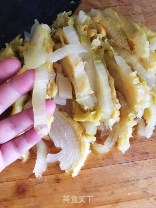 Boiled White Meat with Sauerkraut Vermicelli recipe