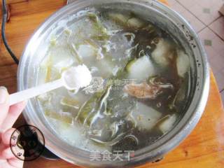 Winter Melon Pork Ribs Seaweed Soup recipe