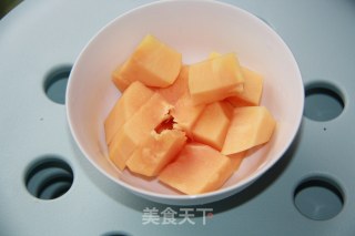 A Good Nourishing Product for Postpartum Mothers-crucian Carp, Peanut and Papaya Soup recipe