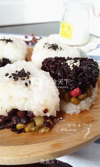 Nut Two-color Glutinous Rice Cake recipe