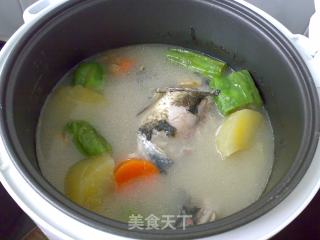 Snow Lotus Loofah and Crucian Carp Soup recipe