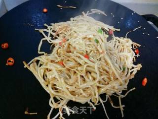 Enoki Mushroom with Garlic Spicy Sauce recipe
