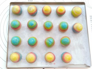 Mini Rainbow Egg Yolk Crisp recipe