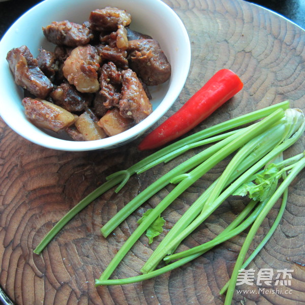 Braised Pork with Celery recipe