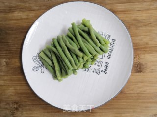 Sesame Salad with Long Beans recipe