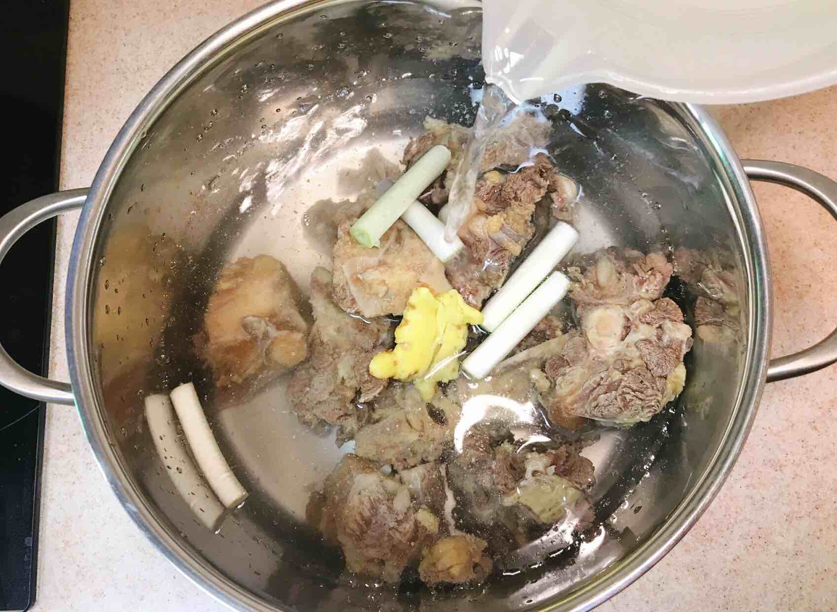 Stewed Radish with Oxtail Bones recipe