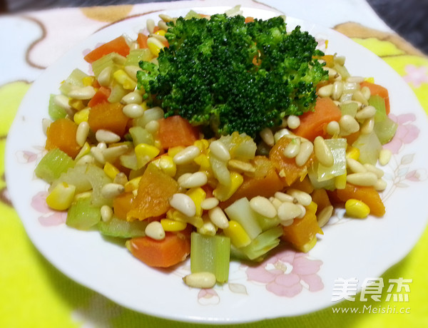 Rainbow Vegetables with Pine Nuts recipe