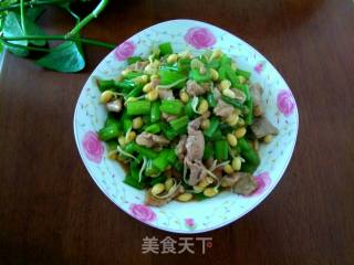 Celery and Soy Sprouts Stir-fried Pork recipe
