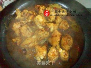 Spicy Pork Trotters in Clay Pot recipe