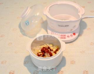 White Fungus and Lotus Seed Soup recipe