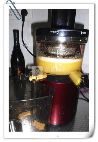 Pineapple and Sydney Juice recipe