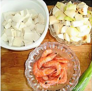 Homemade Calcium Supplemental Soup----taro Tofu and Shrimp Soup recipe