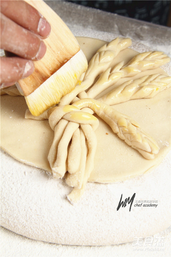 Wheat Ears Garnished Bread recipe