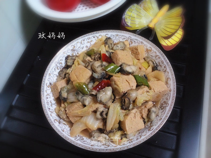 Frozen Tofu Stewed with Cabbage and Sea Oysters