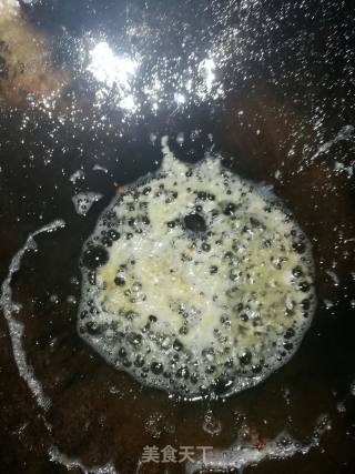 Tiger Skin Quail Eggs in Tomato Sauce recipe