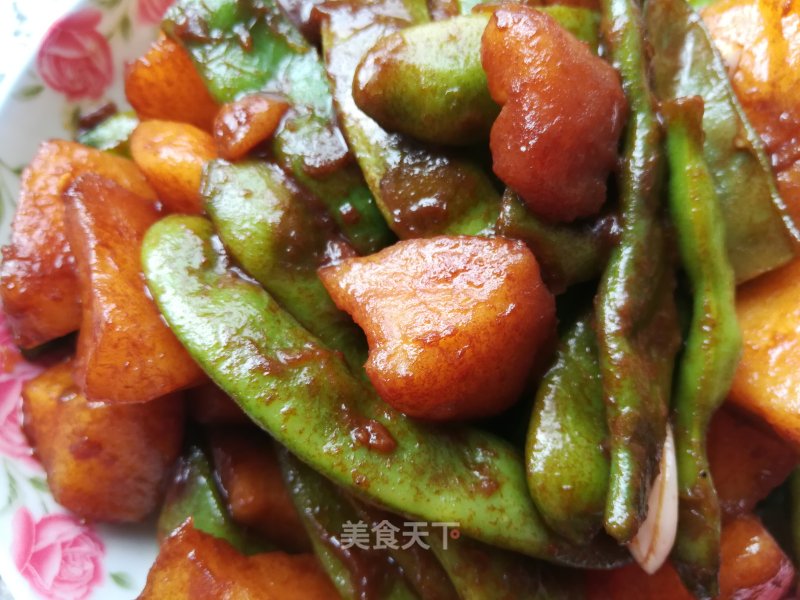 Garlic Carob Potatoes