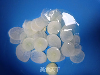 White Radish Soaked in Vinegar and Rock Sugar that is More Delicious Than Sour Radish recipe