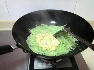 Scrambled Eggs with Lettuce recipe