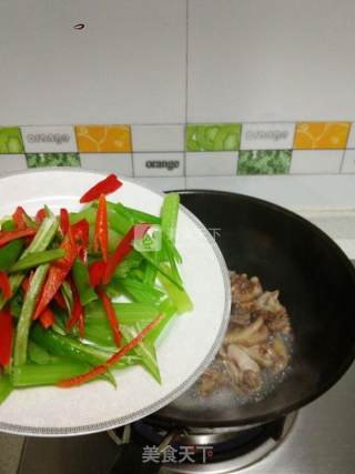 Stir-fried Cured Chicken with Celery recipe