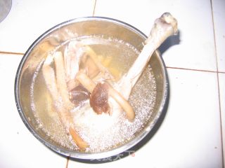 Stewed Chicken Soup with Tea Tree Mushroom recipe