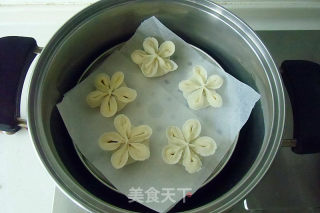 Flower Steamed Dumplings recipe