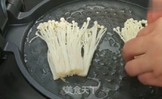 After Eating Enoki Mushrooms for So Many Years, It is The First Time to Know that It Can be Made into A "tree" [five Zhenfen Flamingo Mushroom Breakfast Cake] with A Unique Image and Delicious Taste, Most People Have Never Eaten It~ recipe