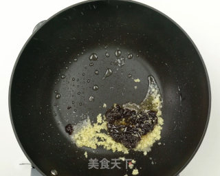Stir-fried Chicken with Sauce recipe