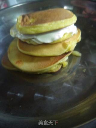 Dorayaki with Mango Cream Filling recipe