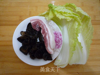 Stir-fried Pork with Cabbage and Fungus recipe