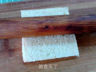 Dragon Fruit Jam Toast Roll recipe