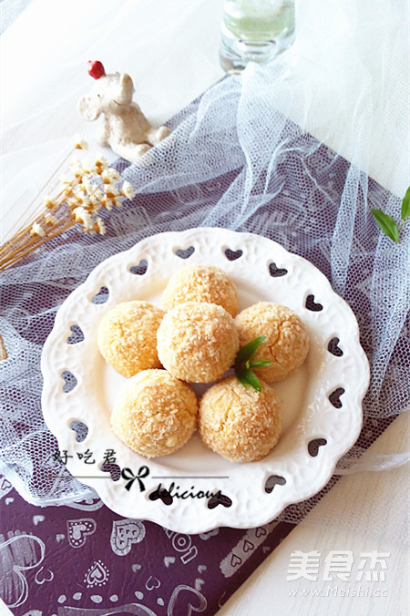 Creamy Coconut Balls recipe