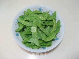 Stir-fried Snow Peas with Sausage recipe