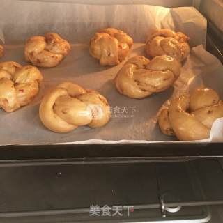 Walnut Red Date Meal Buns recipe