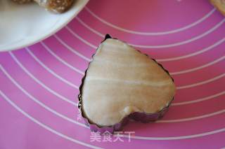 Heart-shaped Meringue Moon Cakes recipe