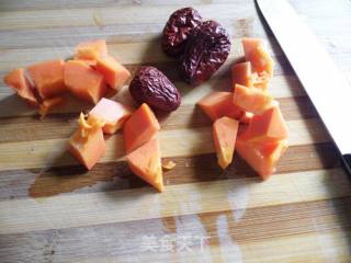 Deciphering Tip of The Tongue 2-red Dates, Crucian Carp and Papaya Soup recipe